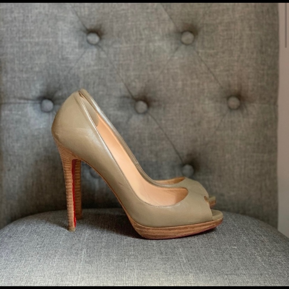 💯 % auth Christian Louboutin shoes sz 38 8
